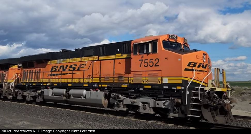 BNSF 7552